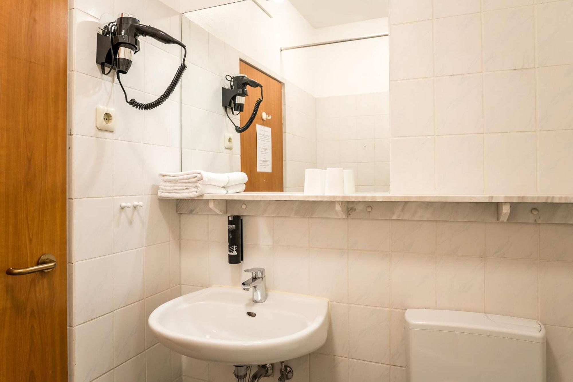 Aparthotel Antares Dusseldorf